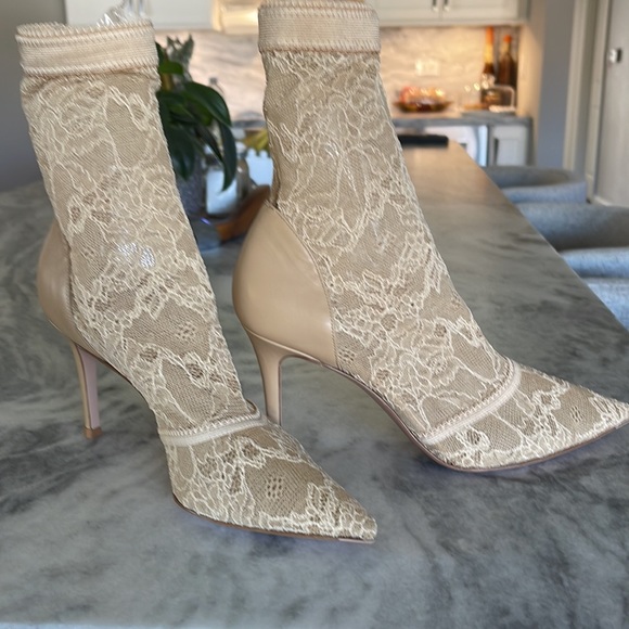 ‼️SOLD‼️GIANVITO ROSSI
Leather Trim Lace Embellishment Sock Boots
Size: 38 - Picture 5 of 9